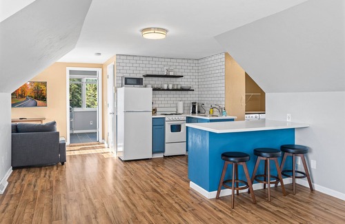 Ephraim Apartamento | Above Bakery: Cozy Studio, Perfect for Couples!