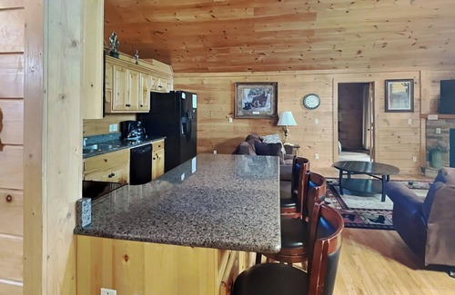 Black Bear Falls Cabina | Above the Clouds by Jackson Mountain Homes