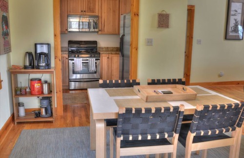 West Jefferson Cabina | Por encima de las nubes: majestuosas vistas de largo alcance, Wi-Fi, futbolín, air hockey, acceso pavimentado, aire acondicionado