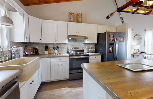 Sevierville Casa | Above The Cove 3 Bedroom Home by RedAwning