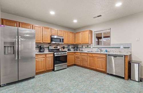 Paradise Hills Civic Casa | ABQ Oasis! Pool and Hot Tub OPEN ALL YEAR!, Game Room, Golf, Great for Reunions!