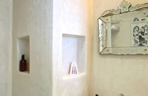 Medina of Tangier Cama Y Desayuno | Absinthe Guesthouse : Charming Room With Street View - La Marjane