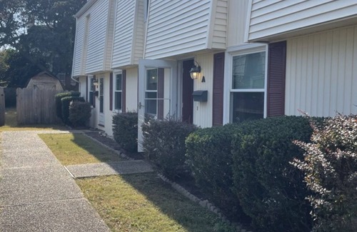 Northeast Virginia Beach Casa | Absolute Beach 4bdrm/9guests vacation gem steps to beach