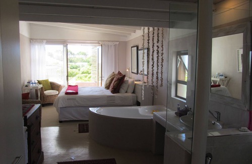 Britannia Bay Casa | Absolute Beach