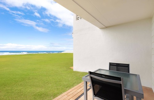 North Creek Apartamento | Absolute Beachfront Apartments 2B