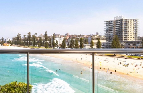 Queenscliff Apartamento | Absolute Beachfront, Stunning Manly Beach Views