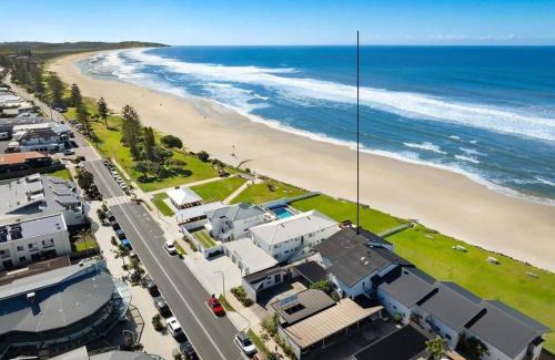 North Creek Apartamento | Absolute Beachfront Apartment 11B