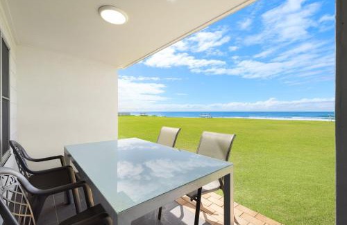 North Creek Apartamento | Absolute Beachfront Apartment 3B