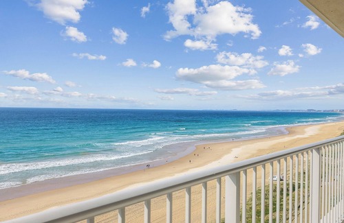 Main Beach Apartamento | Absolute beachfront - stunning property in Main beach