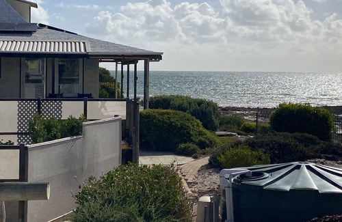 Moonta Bay Casa | Absolute Beachfront nestled between Moonta Bay and Port Hughes