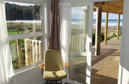 Waihi Beach Casa | Absolute beachfront! Sleeps 12+ Built 2011
