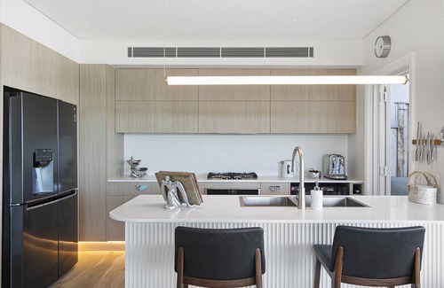 Wamberal Casa | Absolute beachfront on surf beach