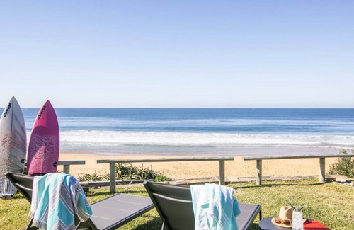 Wamberal Casa | Absolute beachfront on surf beach