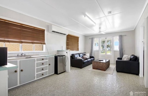 Yeppoon Casa | ABSOLUTE BEACHFRONT WITH A POOL