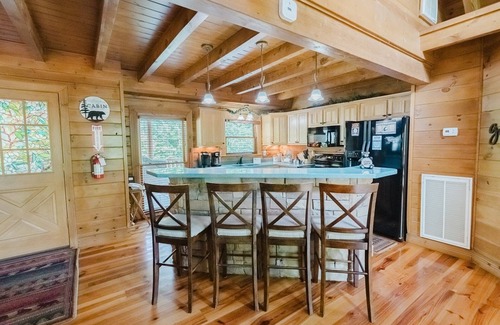 Gatlinburg - Pigeon Forge Cabina | Absolute Bearadise 3 Bedroom Cabin by RedAwning