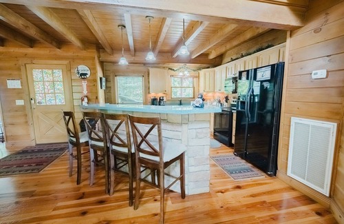 Gatlinburg - Pigeon Forge Cabina | Absolute Bearadise 3 Bedroom Cabin by RedAwning
