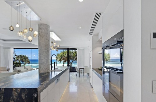 Gold Coast Villa | Absolute Main Beach, Main Beach