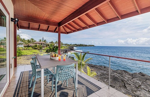 Keaau Casa | Absolute Oceanfront Gorgeous views 2-bedroom house with Air Conditioning!