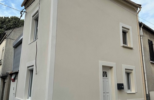 Saulx-les-Chartreux Casa | Absolute refinement