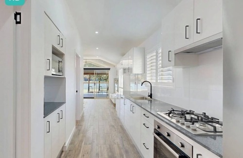 Wisemans Ferry Cabina | Absolute Waterfrontage - 3 bedroom plus loft - Cabin 11