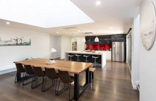 Maloneys Beach Casa | Absolute Waterfront, Amazing Views, Maloneys Beach