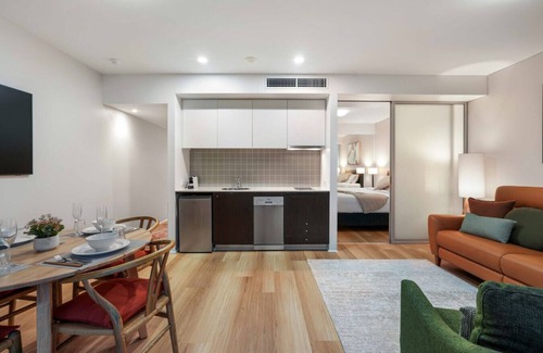 East Trinity Apartamento | Absolute Waterfront - Enjoy Exceptional Lifestyle