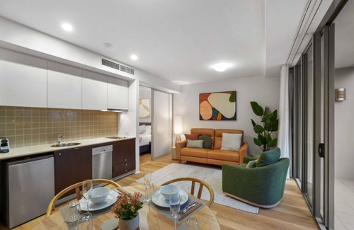East Trinity Apartamento | Absolute Waterfront - Enjoy Exceptional Lifestyle