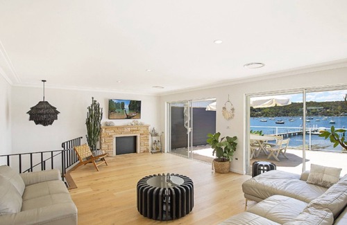 Koolewong Casa | Absolute Waterfront Delight