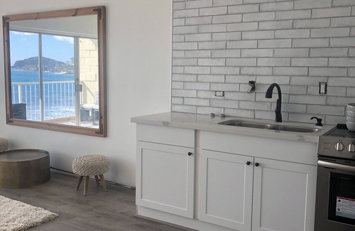 Makaha Apartamento | ❤️Absolutely Amazing Studio ❤️ Quiet oceanside of building. Fully renovated 2021