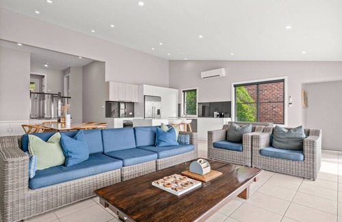 Avoca Beach Casa | Absolutely Avoca - beautiful views for the family