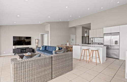 Avoca Beach Casa | Absolutely Avoca - beautiful views for the family