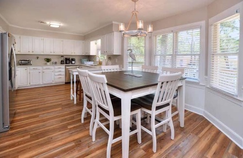Yaupon Beach Casa | Absolutely Beautiful 3 BR/2.5 BA Beach Cottage-1 Minute to BEACH-PETS-Sleeps 8