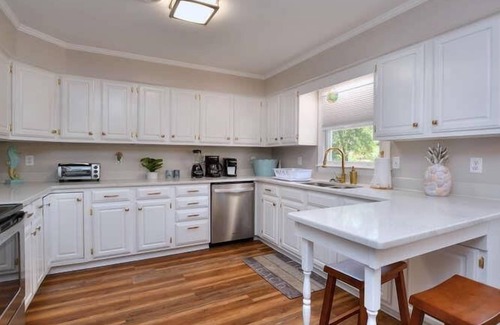 Yaupon Beach Casa | Absolutely Beautiful 3 BR/2.5 BA Beach Cottage-1 Minute to BEACH-PETS-Sleeps 8
