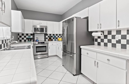 Colee Hammock Villa | Abstract 5-bedroom Villa + Pool @ Las Olas Steps To The Beach
