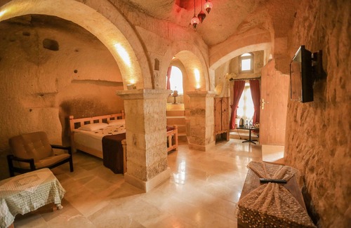 Ortahisar Hotel | Abu Hayat Cave Suites