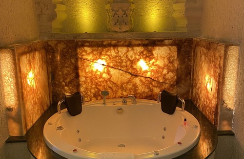 Ortahisar Hotel | Abu Hayat Cave Suites