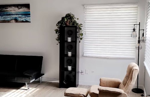 Merrillville Condominio | Abundance Condo is located in the heart of Northwest Indiana 😊