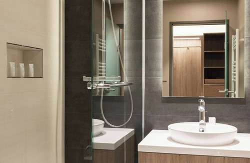 Gesundbrunnen Hotel | AC Hotel by Marriott Berlin Humboldthain Park