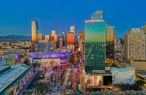 Downtown Los Angeles Hotel | AC Hotel by Marriott Downtown Los Angeles
