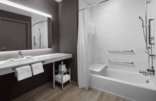 Ludlam Hotel | AC Hotel by Marriott Miami Dadeland