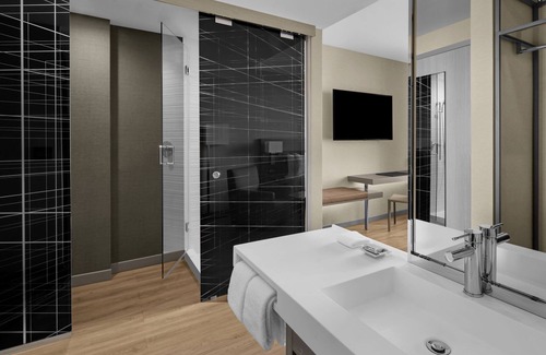 Ludlam Hotel | AC Hotel by Marriott Miami Dadeland