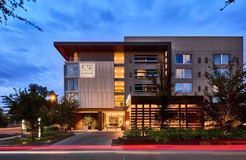 Camelback East Hotel | AC Hotel by Marriott Phoenix Biltmore