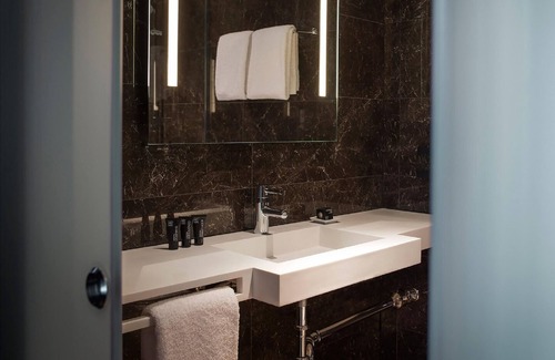 Providencia Hotel | AC Hotel by Marriott® Santiago Cenco Costanera