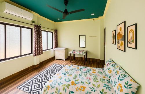 Tollygunge Casa | ac room with kitchen and Terrace