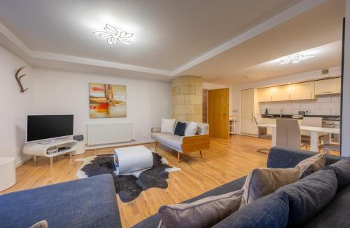 Fort Augustus Apartamento | AC19 Lower North Aisle - Luxury Self Catering 2 Bedroom Apartment