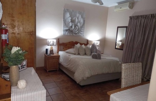 Kathu Casa | Acacia Guesthouse