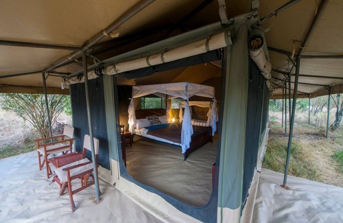 Sinoni Otro | Acacia Migration Camp Ndutu