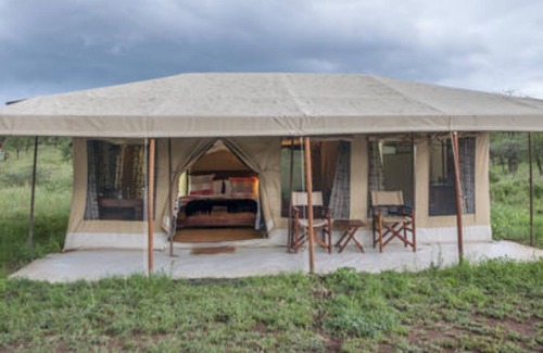 Sinoni Otro | Acacia Migration Camp Ndutu