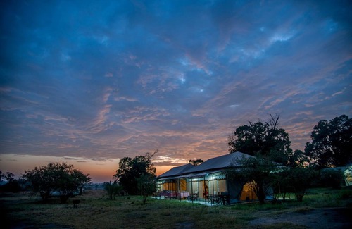 Sinoni Otro | Acacia Migration Camp Ndutu