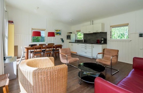 Nieuw-Haamstede Casa | Acasialaan 10 vacaciones en un bungalow moderno en la naturaleza
